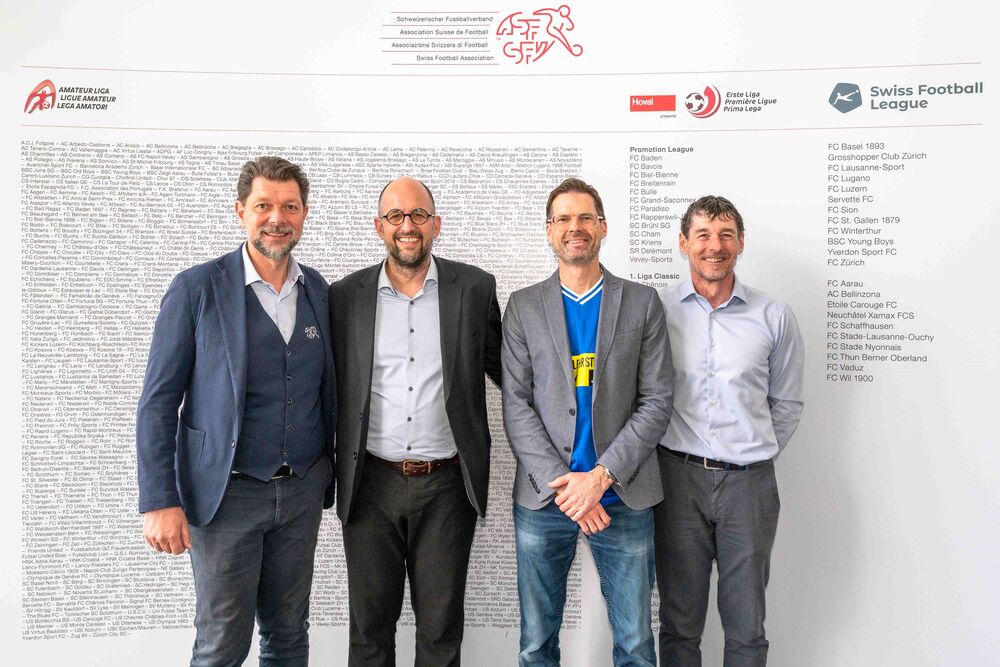 Sandro Stroppa (Präsident Amateur Liga SFV), Christoph Schaer (Direktor suissetec), Christian Brogli (Leiter Marketing und Kommunikation bei suissetec), Heinz Hohl (Mitglied Komitee Amateur Liga SFV). (Foto: suissetec)